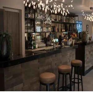 - Unike Hotel